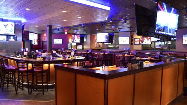 Glory Days Grill Restaurant Virtual Tour Example: Reston at North Point Village Center, VA location