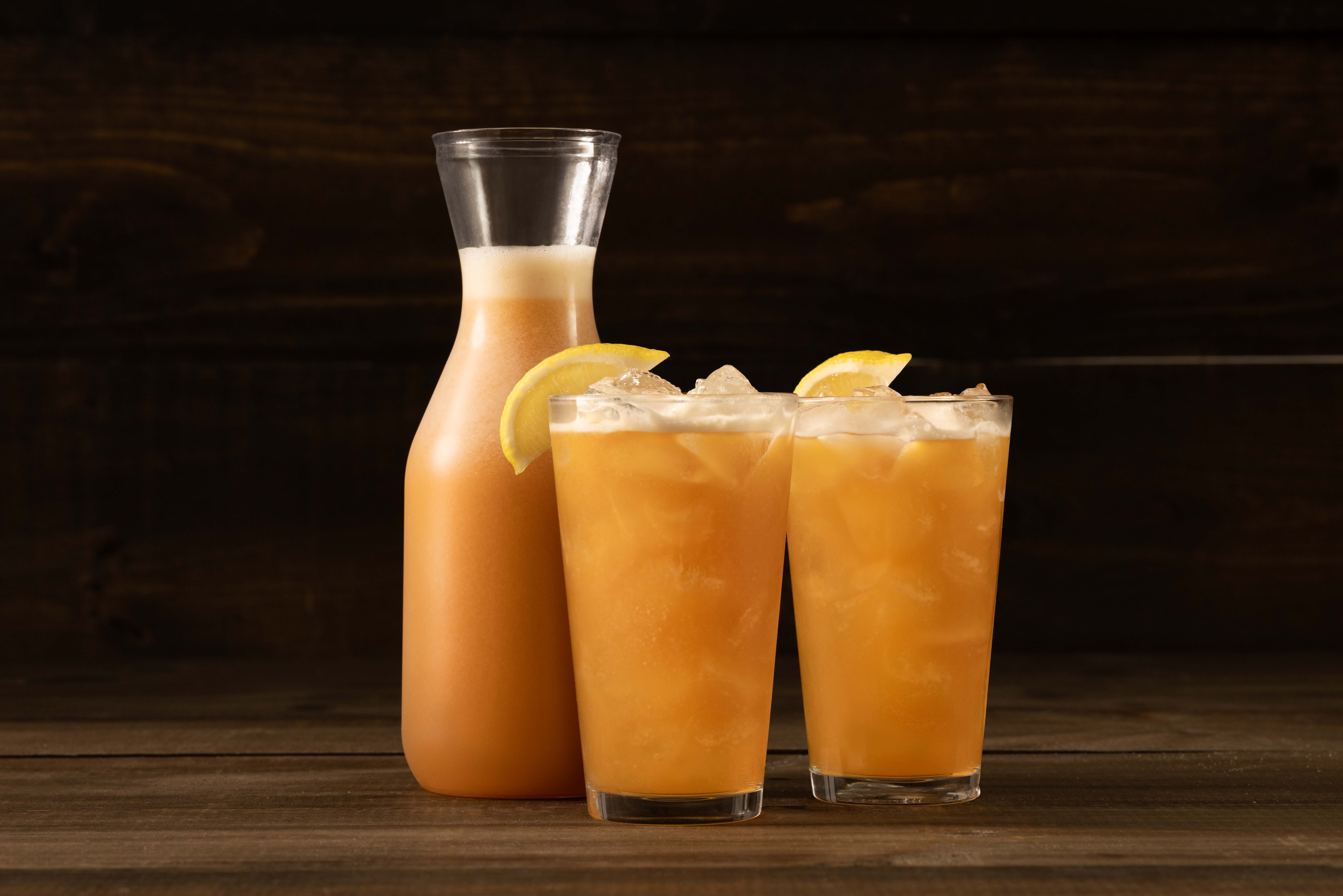 peach palmer cocktail in drink glasses